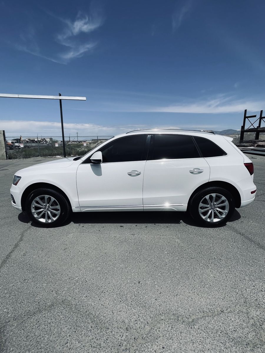 2017 AUDI Q5 2.0T quattro Premium
