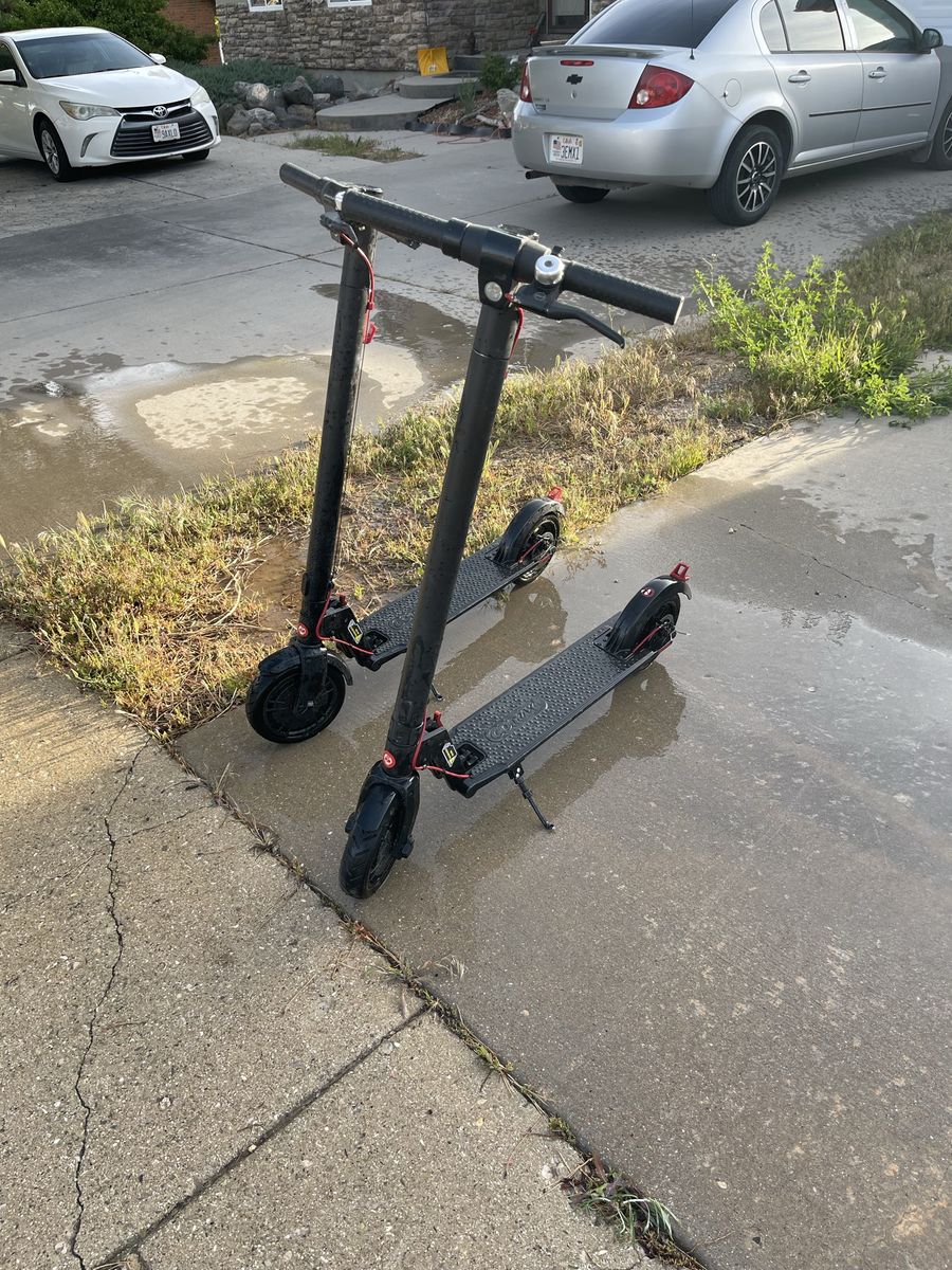 2 Electric Scooters – Gotrax GXL V2 – $300 both