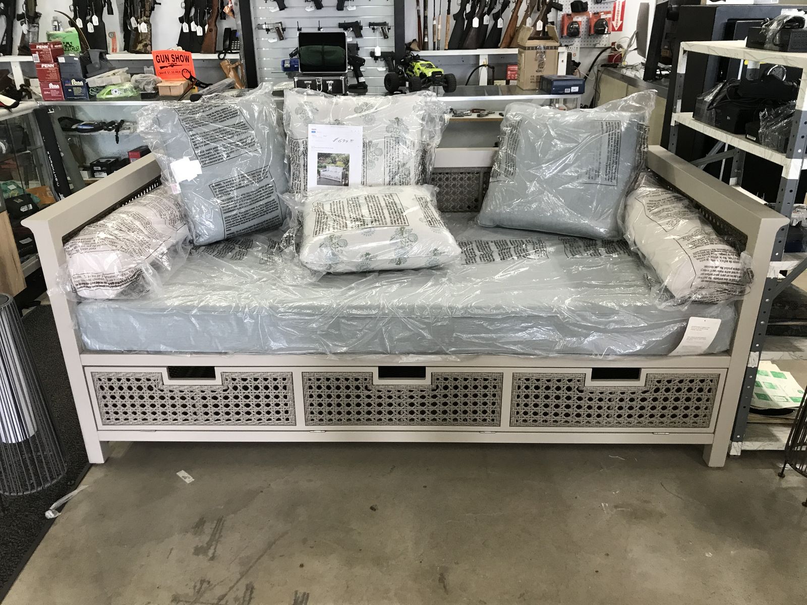 NEW!! Agio LIberty Grove outdoor sofa/daybed with storage