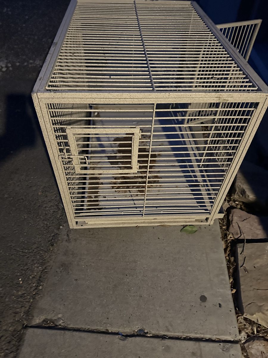 Metal Wire Pet Crate Cage - Tan/Gray
