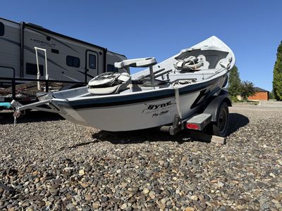 2008 Hyde Drift Boats Pro Guide Fishing Boat - Used but great condition with Trailer