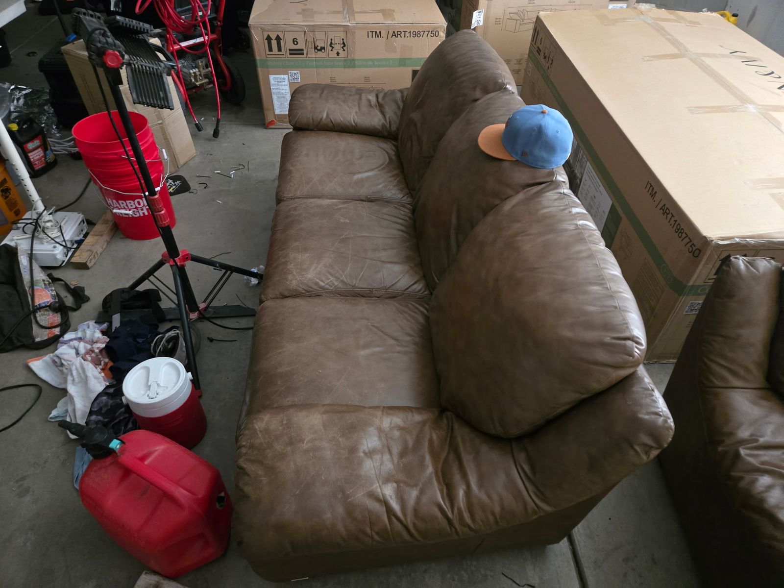 Main image 6