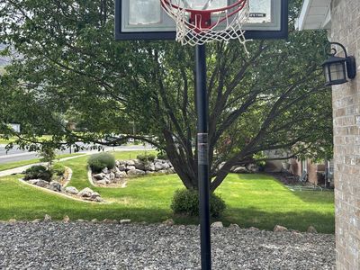Basketball hoop