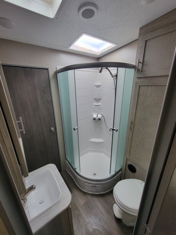 Main image 5