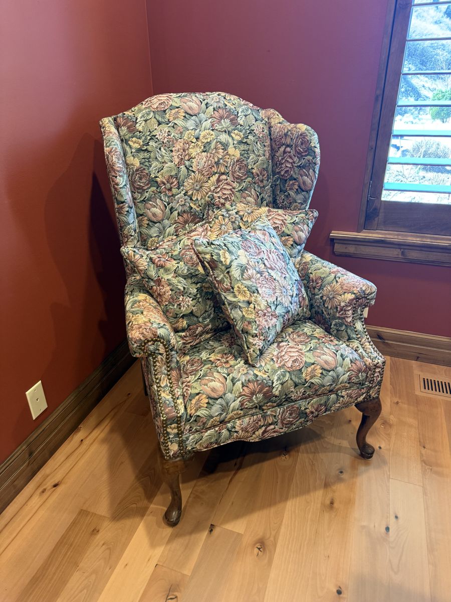 Gorgeous High quality Accent Chair