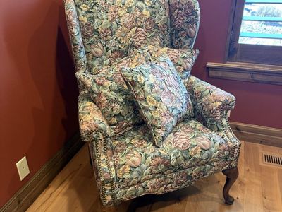 Gorgeous High quality Accent Chair