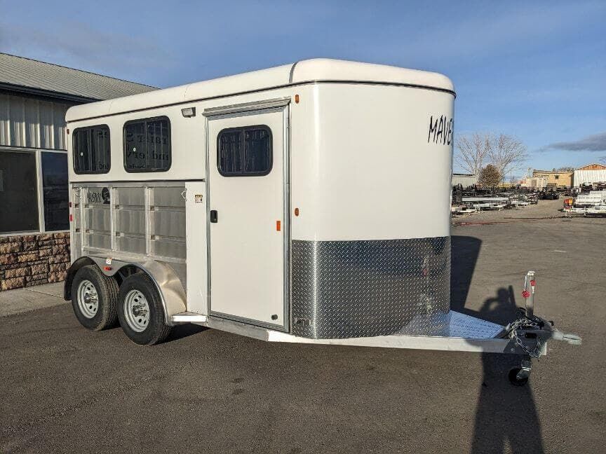 2025 Maverick Trailers Maverick Lite Deluxe 2 Horse Trailer