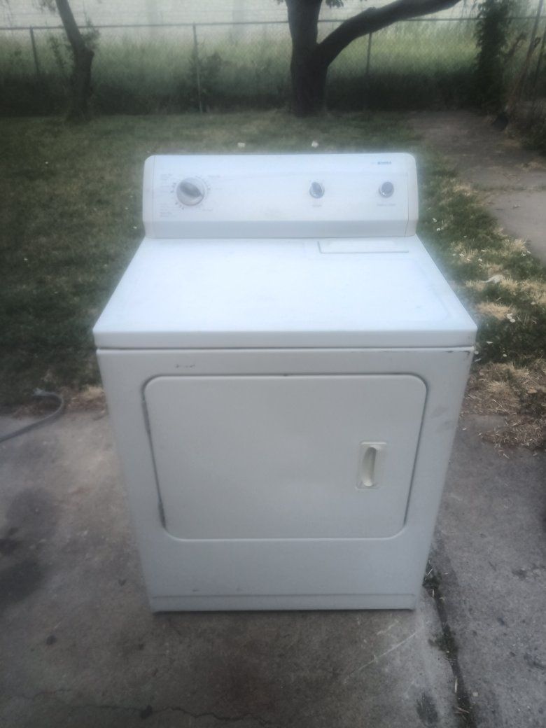 Estate White Electric Clothes Dryer - Reliable Performance no