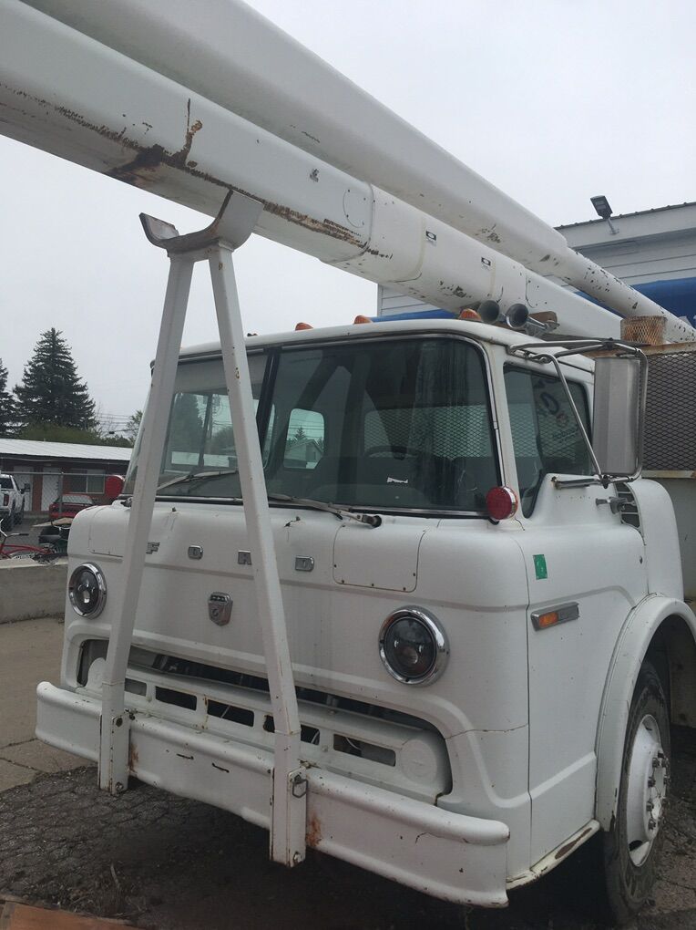 1974 FORD Bucket Truck