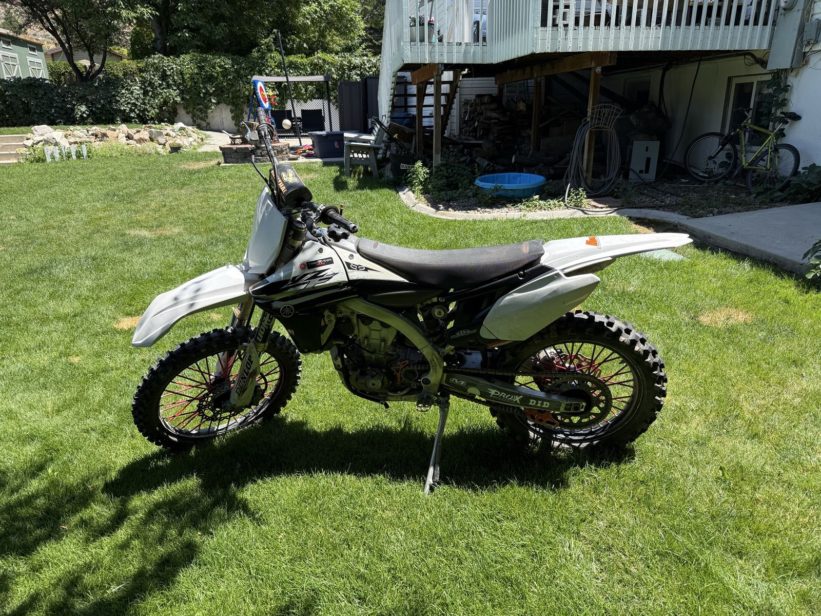 2010 Yamaha YZ450F Dirt Bike