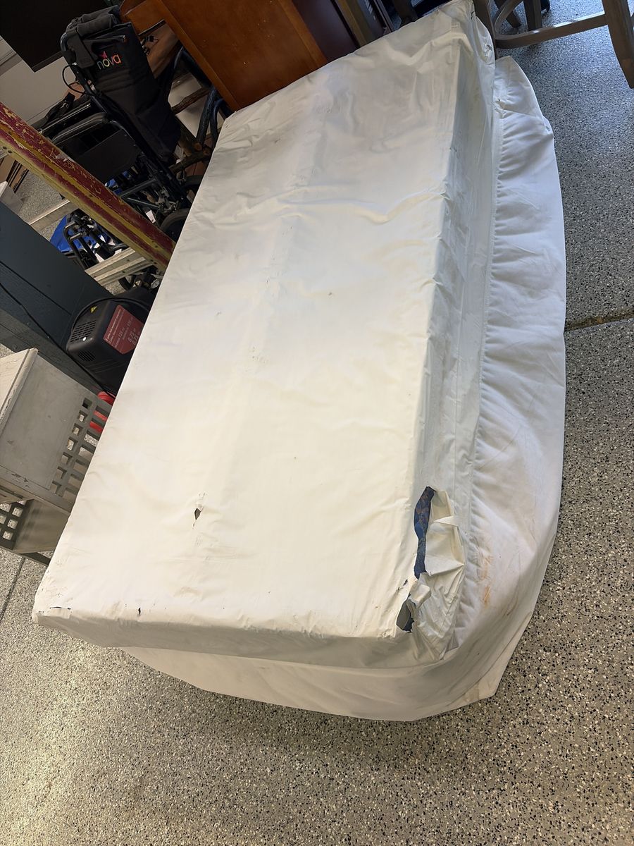 Twin mattress and box spring
