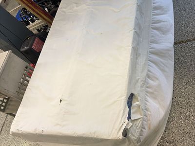 Twin mattress and box spring