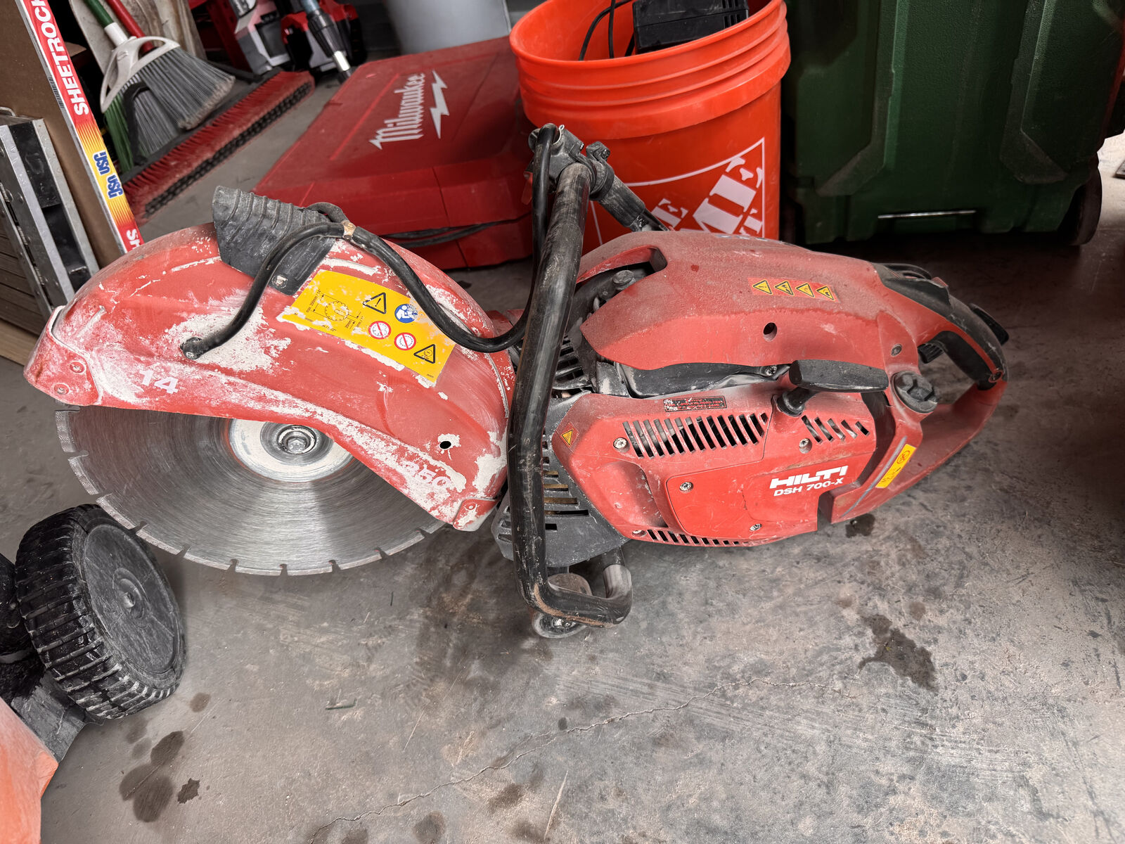 Hilti concrete saw DSH 700X 14" blade gas.
