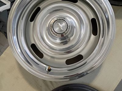 Rally rims 15 x7 in excellent overall condition. Original old school Chevrolet rims