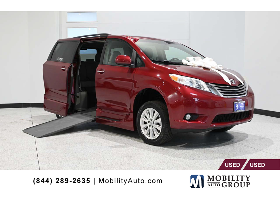 2015 Toyota Sienna XLE Premium 8-Passenger
