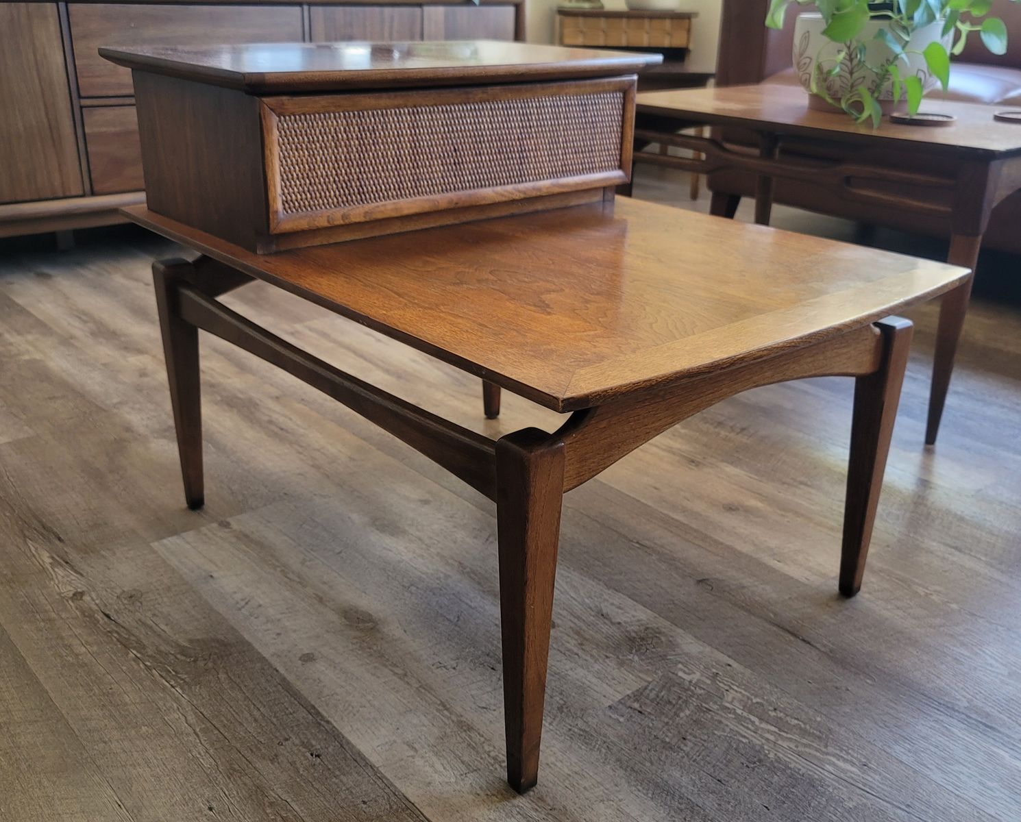 Vintage Mid Century Modern 2 Tier Table