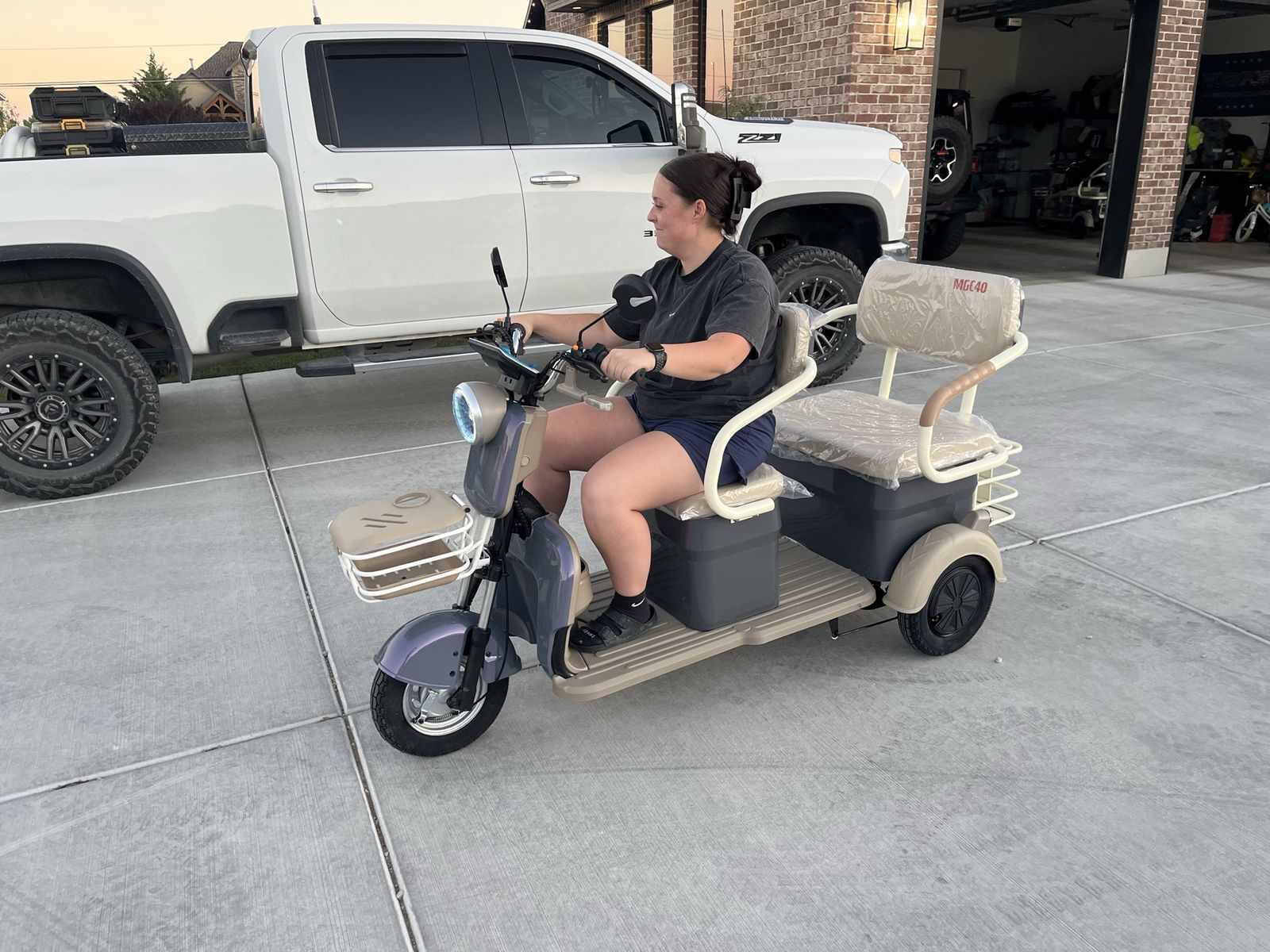 Electric Mobility Scooter - Mini Golf Cart / Neighborhood Cruiser