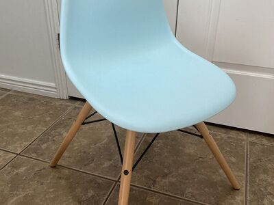Modern Light Blue Chair – Wood Legs