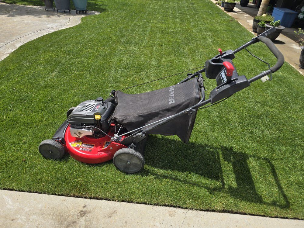 Snapper HiVac self propelled mower