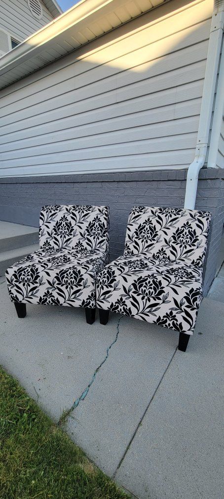 set of 2 Costco chairs