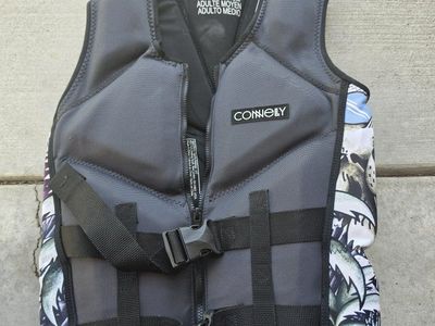 Connelly Carbon Adult Medium Life Vest PFD Water Sports
