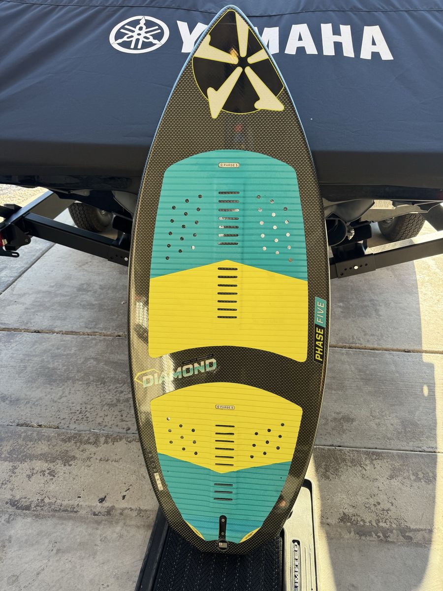 Phase Five 2025 wakesurf board