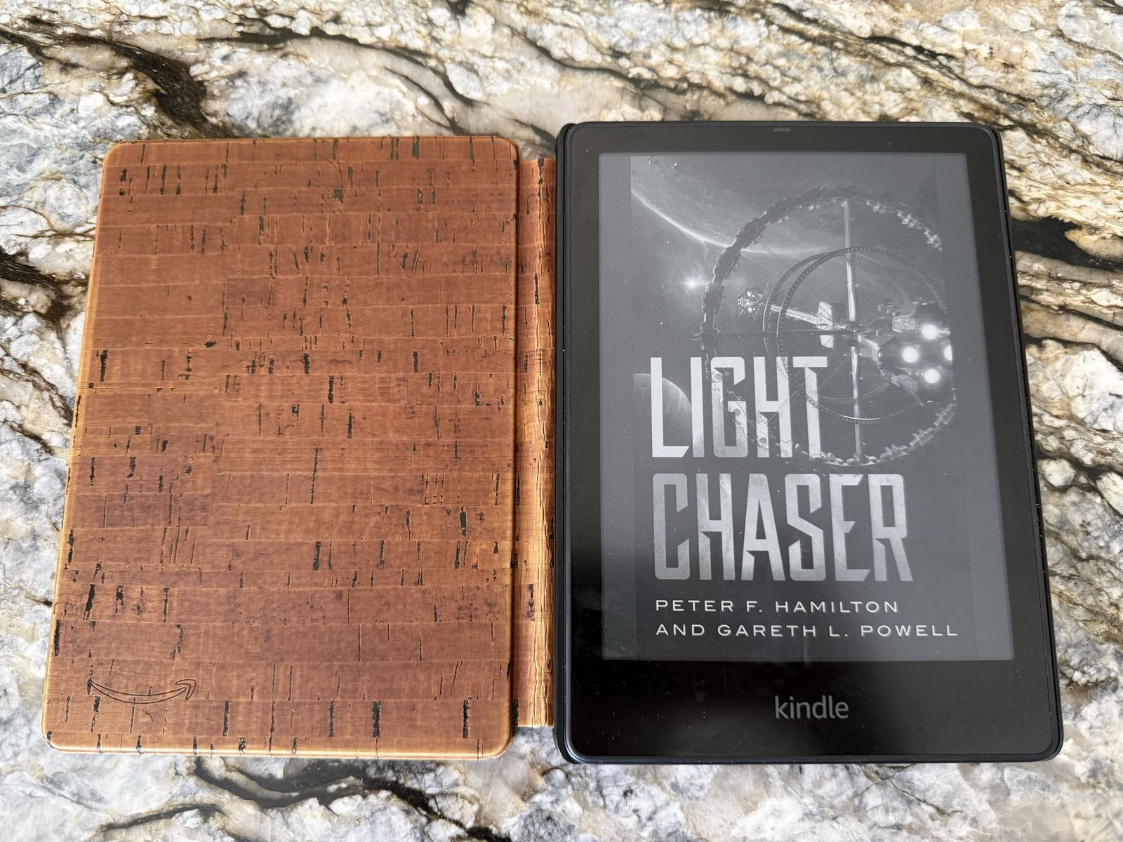 Amazon Kindle  Signature Edition eReader (10th Gen) with Cork Cover - Waterproof, Backlit Display