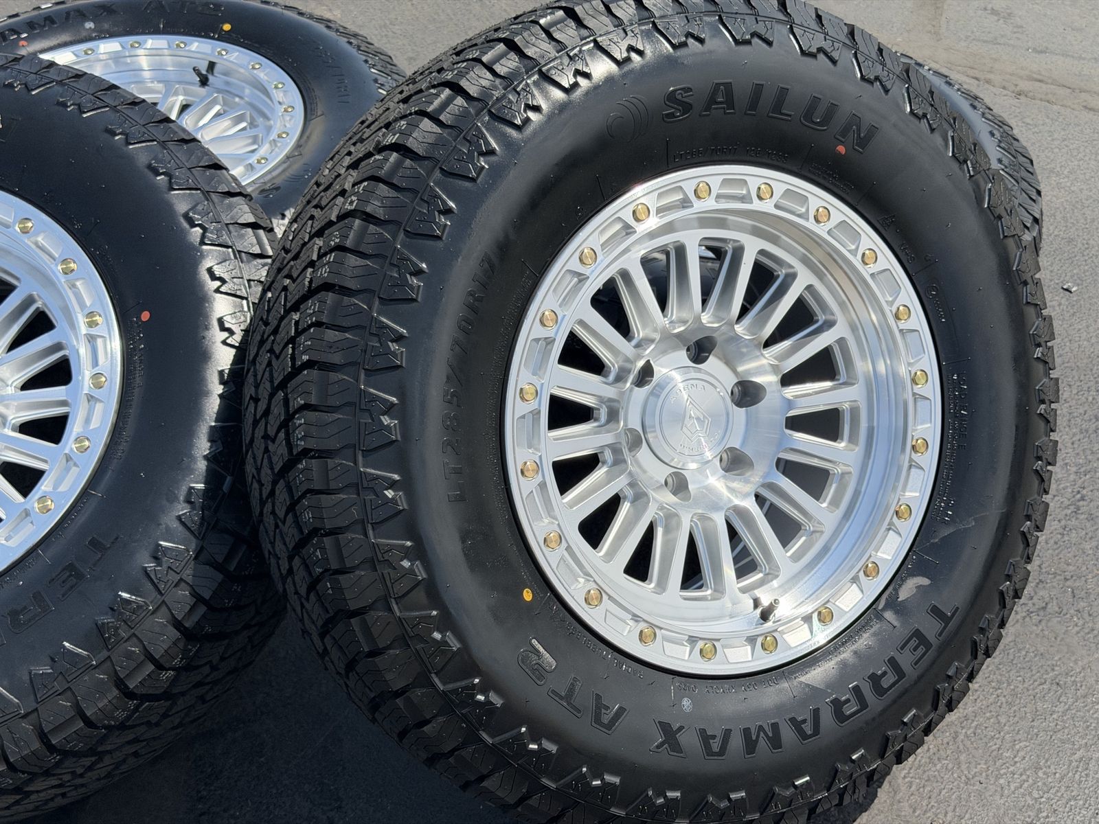Main image 9