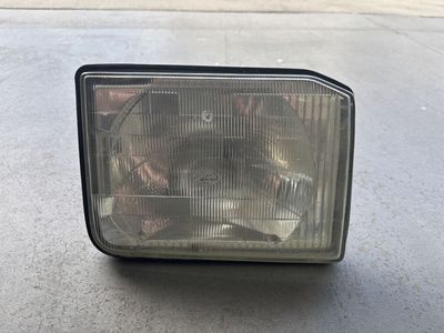 LAND ROVER DISCOVERY 2 RH Passenger SIDE HEADLIGHT ASSEMBLY OEM