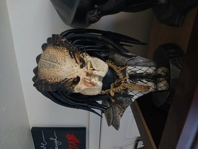 predator Sideshow bust