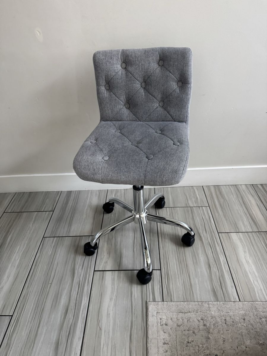 Adjustable height office chair 