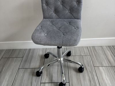 Adjustable height office chair