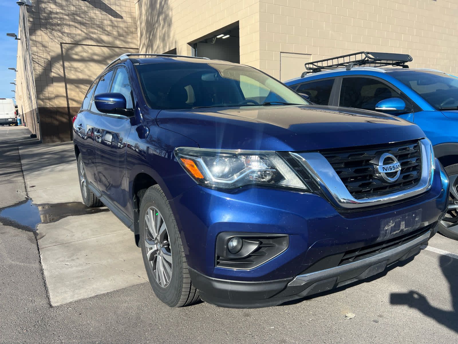 2017 Nissan Pathfinder SV