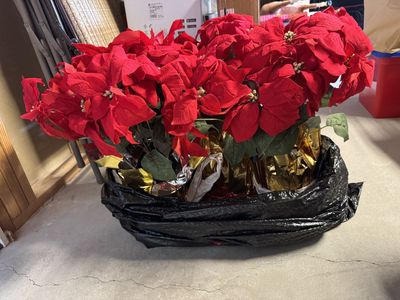 ARTIFICIAL POINSETTAS