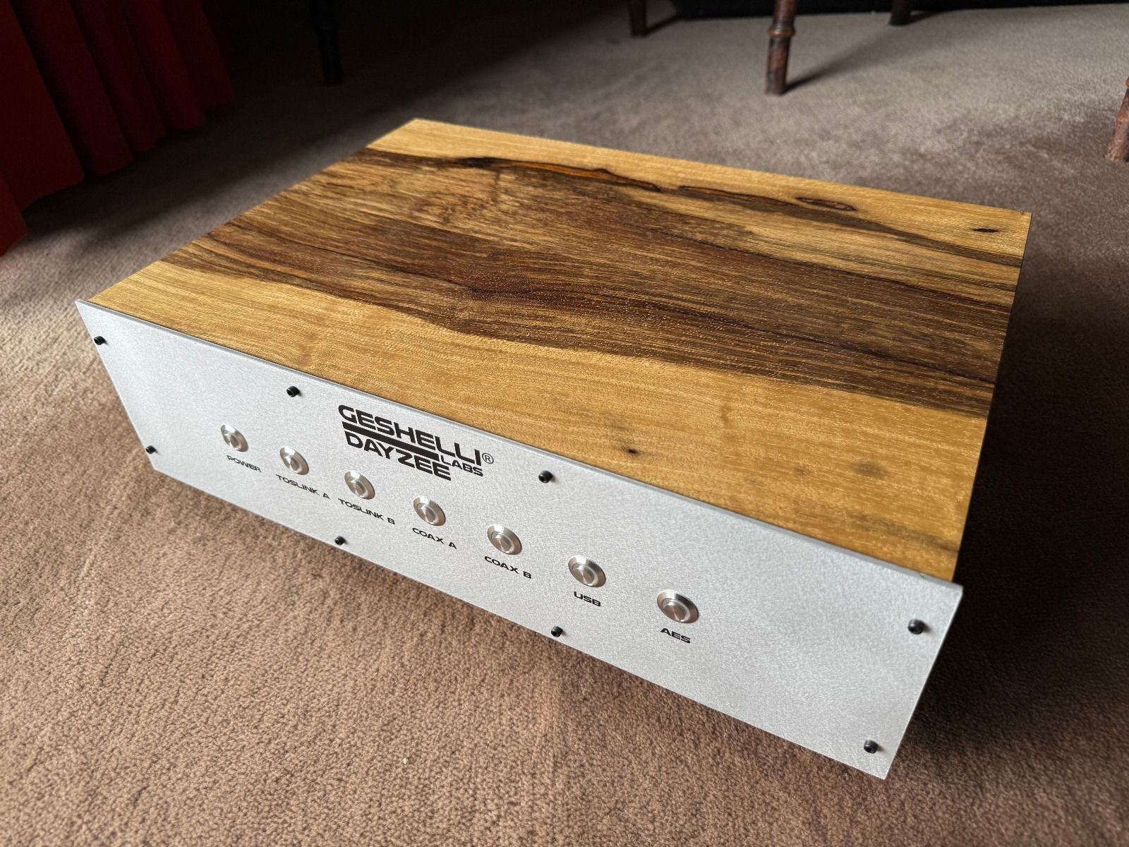 Geshelli Labs Dayzee Digital-to-Analog Converter (DAC), Rare Black Limba Wood – Sparkos SS2590 Pro