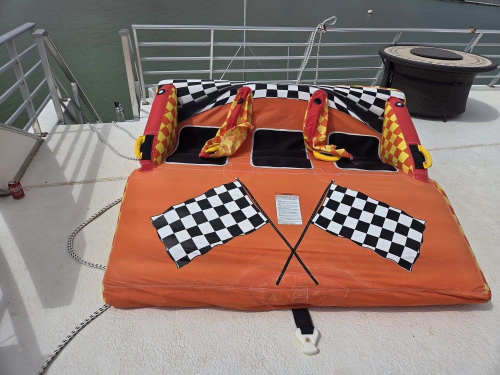 3 Person Towable Tube sit down style - Needs work Middle Handlea Ripped