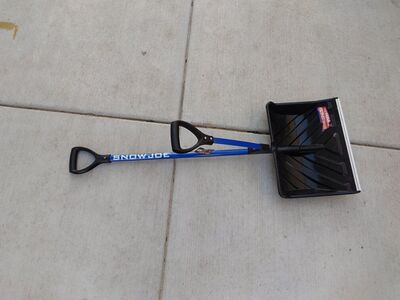 Snow Joe SJEG700 7-Inch Shovel