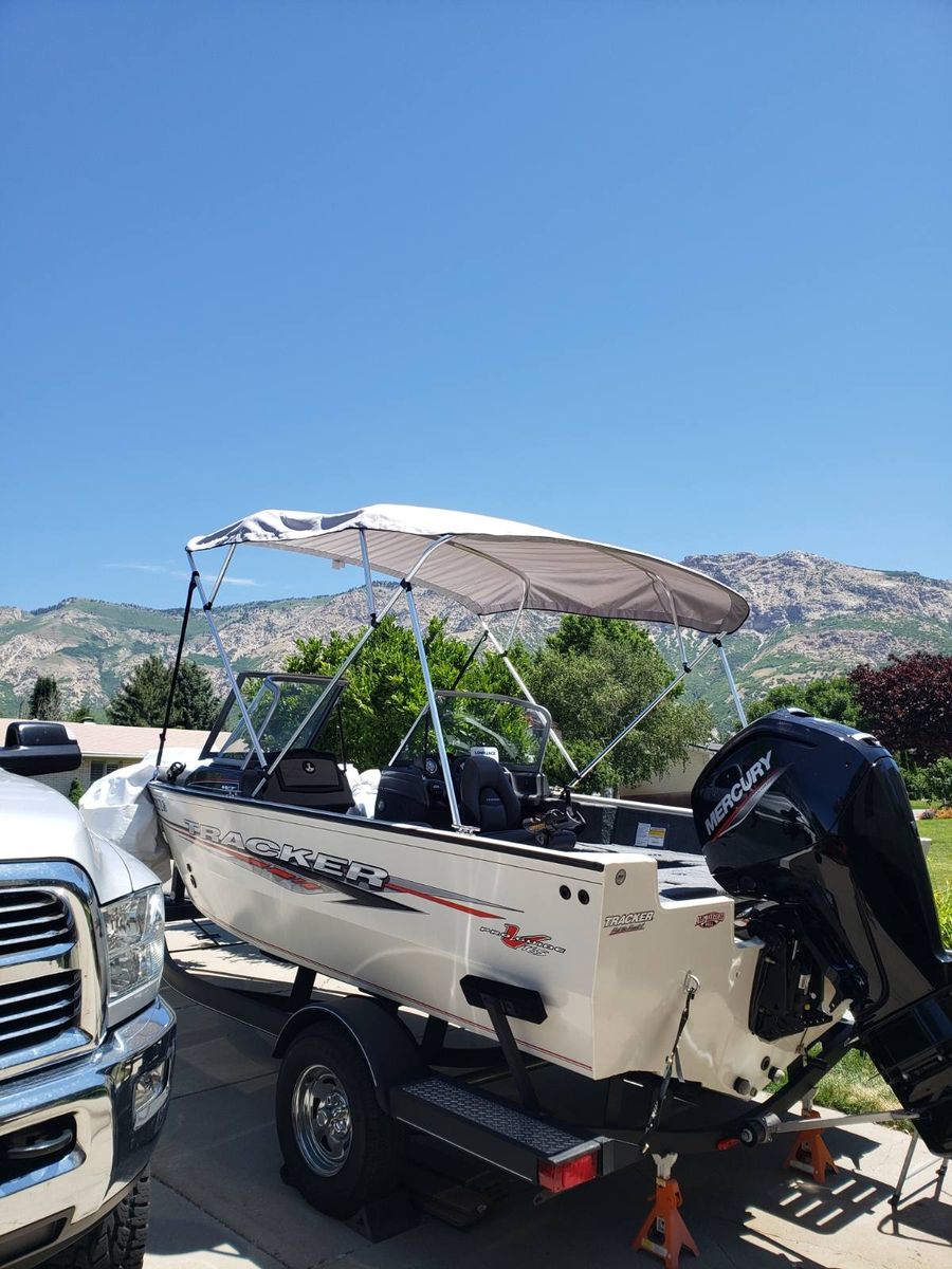 2020 Tracker Pro Guide PGV-165 WT- Fully loaded, turn-key fishing rig (90 HP Mercury, low hours)