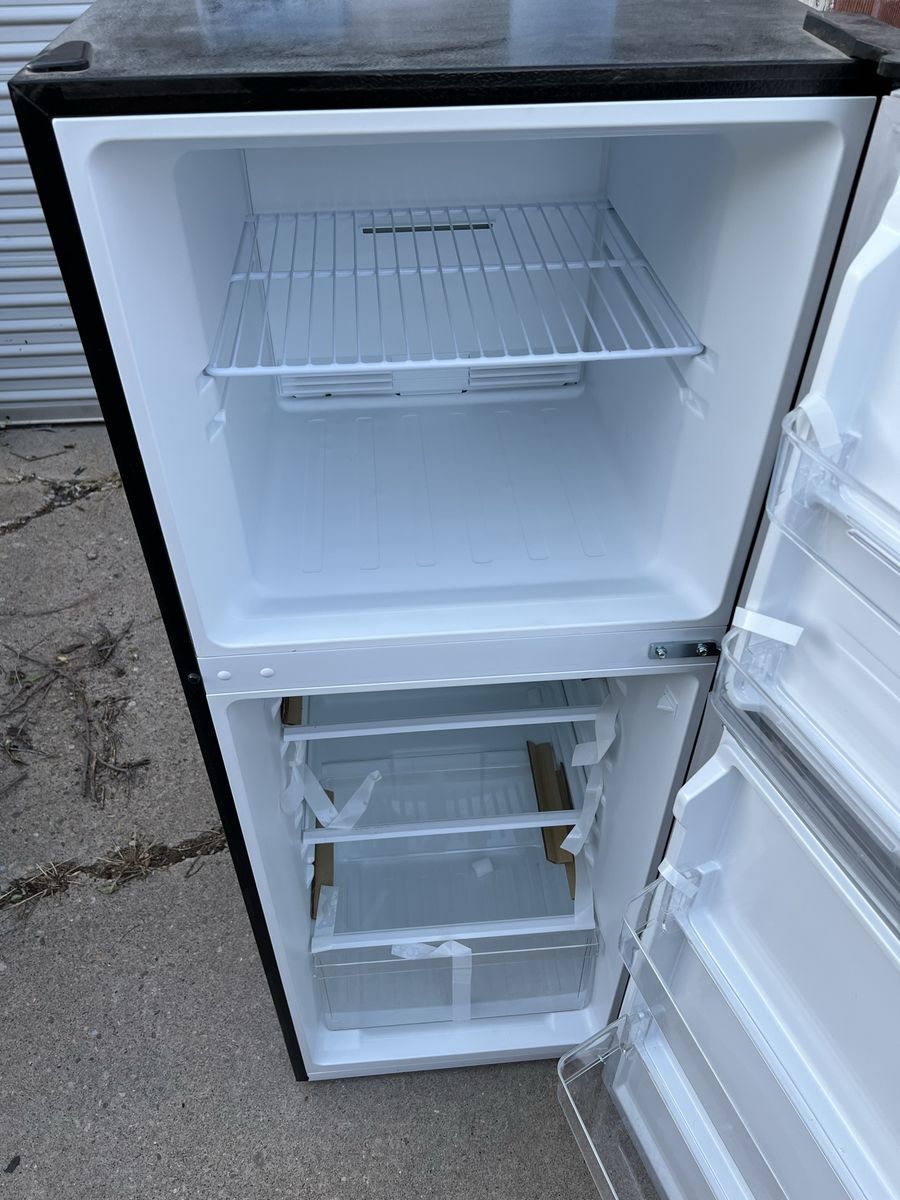 Vissani 4.5 cu. ft Refrigerator