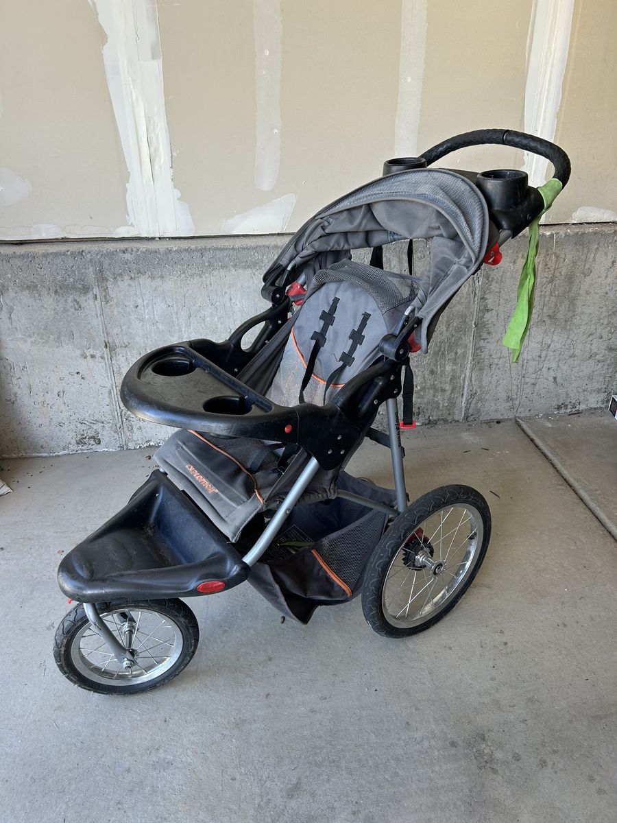 Jogger stroller