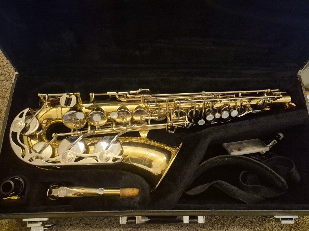 Yamaha Alto Sax Saxophone with Warranty