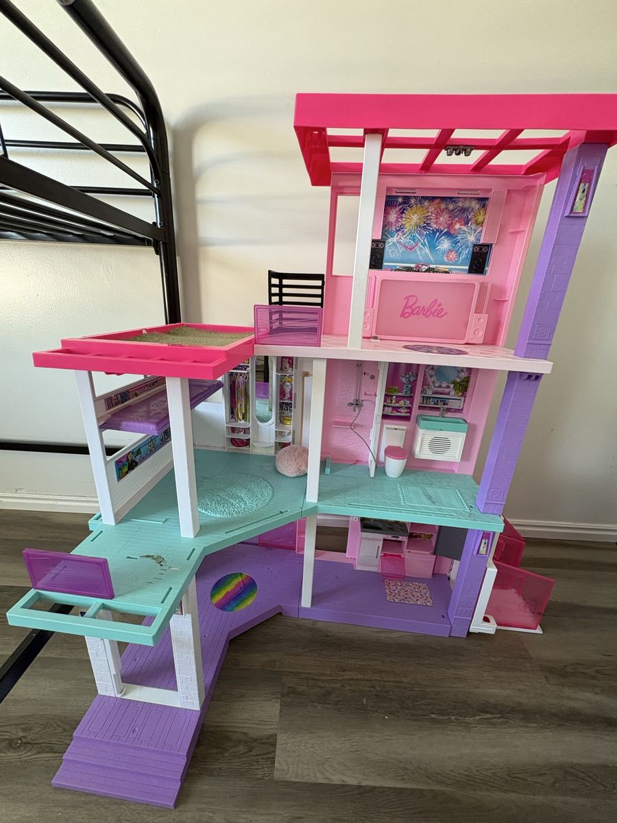 Barbie Dreamhouse Dollhouse 3-Story Pink Purple Blue Lights Sounds Pool Elevator