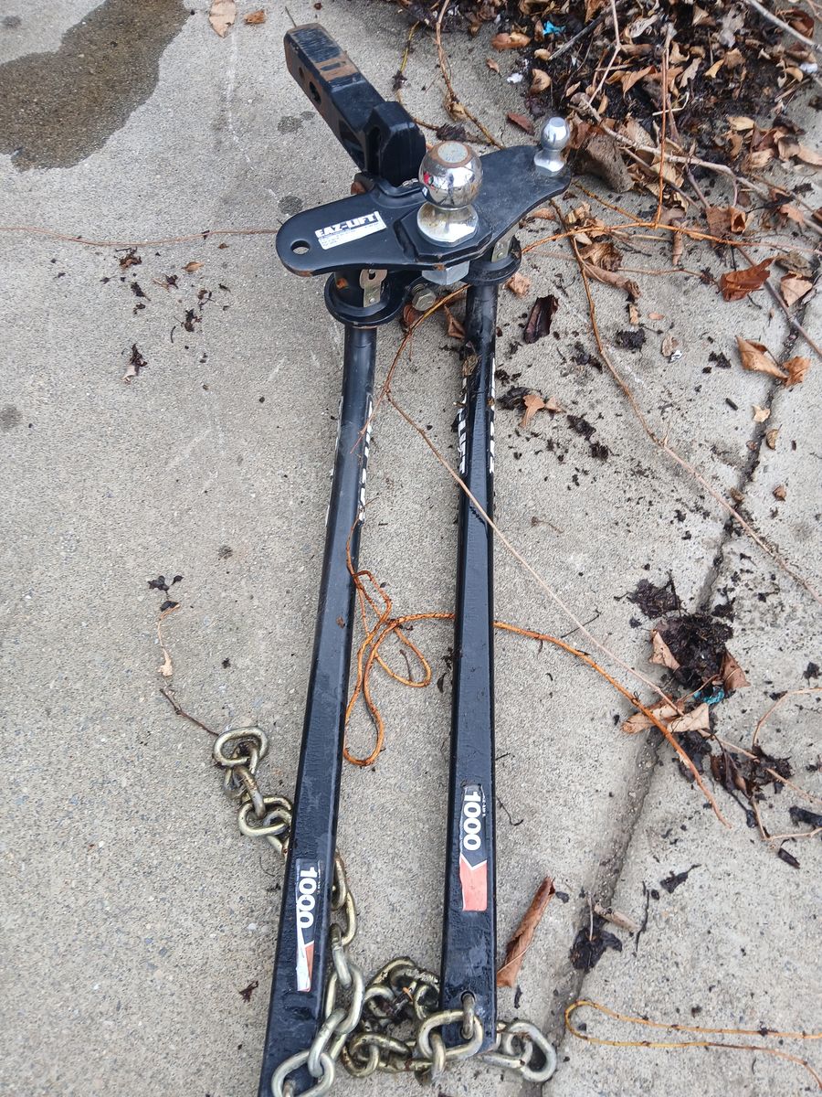 Universal trailer hitch equalizer