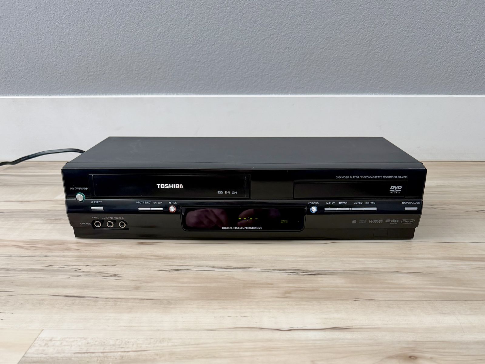 Toshiba SD-V295KU Combo DVD VCR Player