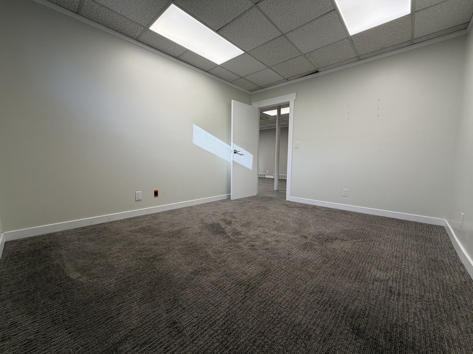 Main image 9