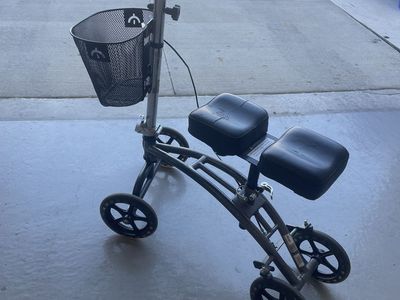 Knee scooter