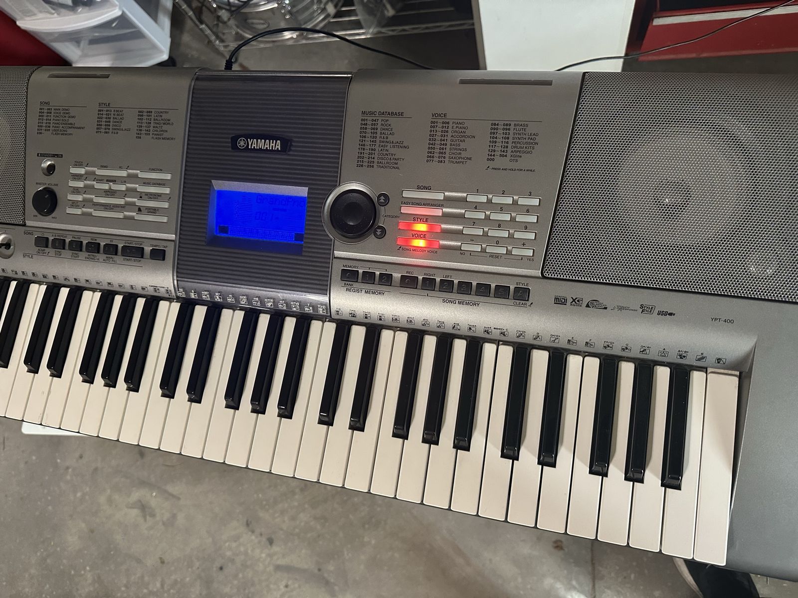 Yamaha ypt-400 keyboard with stand