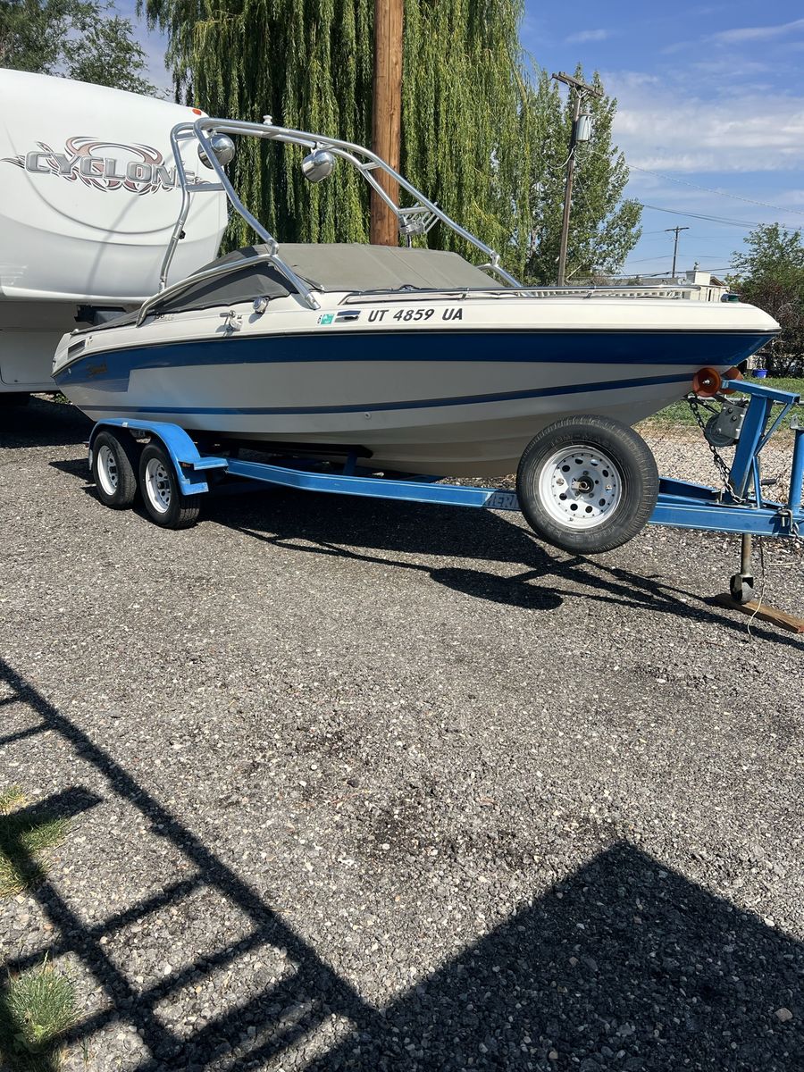 1993 sea swirl 22 ft 