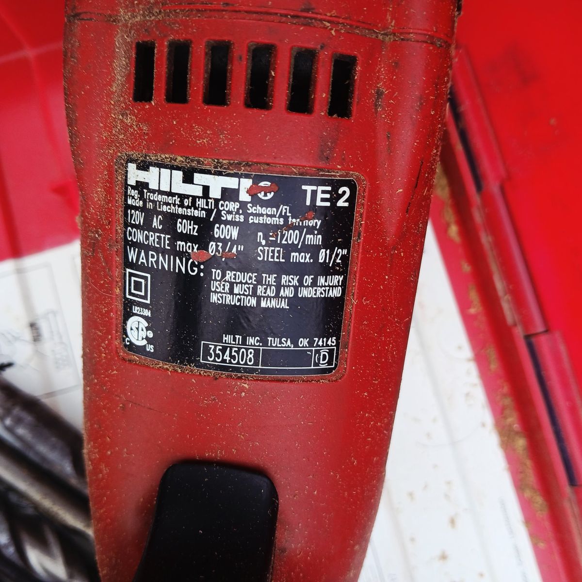 Hilti TE 2 Rotary Hammer Drill 600W with Case & Drill Bits - Max 3/4" Concrete, 1/2" Steel