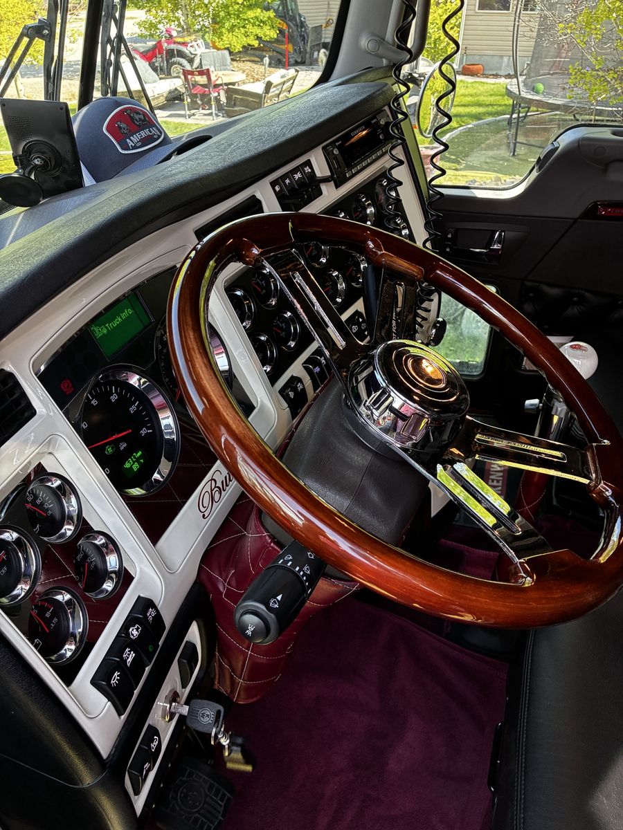Main image 6